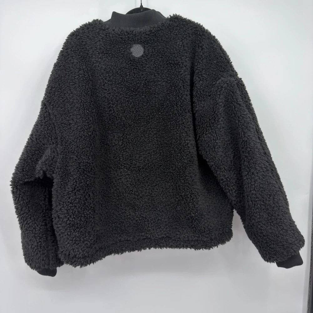 Hours signature black